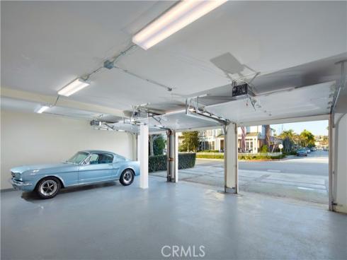 2572  Bayshore  , Newport Beach, CA