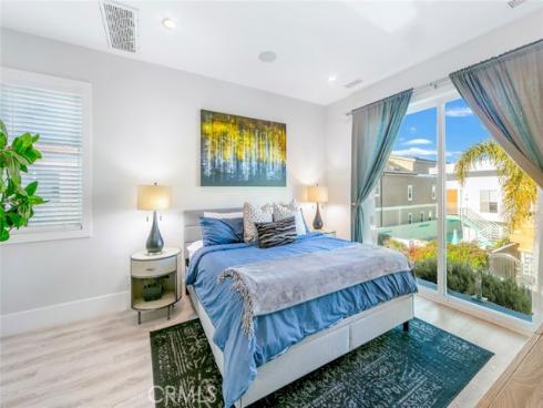 417 E Bay , Newport Beach, CA