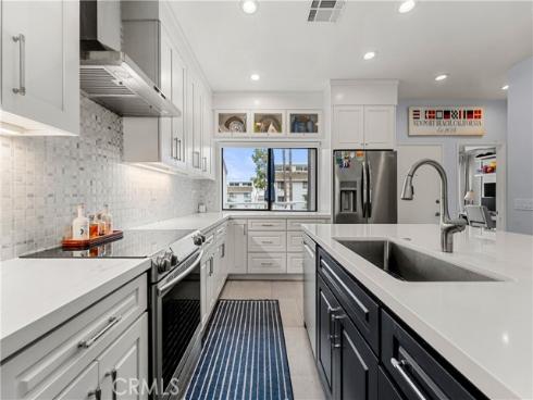 10 Serena Court, Newport Beach, CA