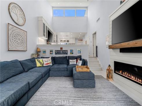 10 Serena Court, Newport Beach, CA