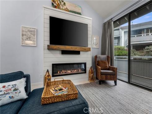 10 Serena Court, Newport Beach, CA