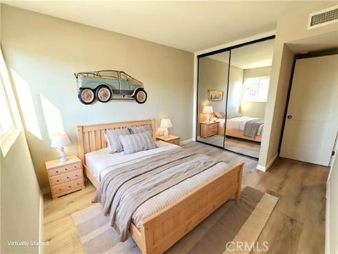 10 Summerwalk 29 Court, Newport Beach, CA