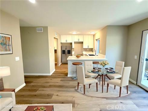 10 Summerwalk 29 Court, Newport Beach, CA