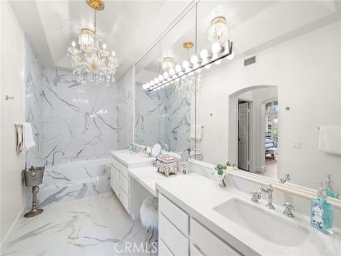 15 Sea Cove , Newport Beach, CA