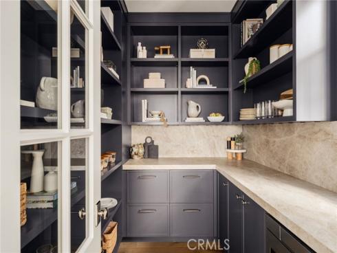 702 Saint James Place, Newport Beach, CA