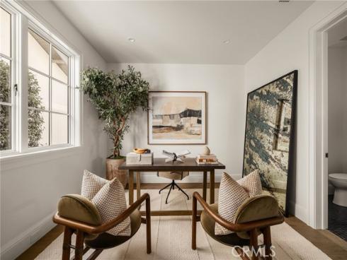 702 Saint James Place, Newport Beach, CA