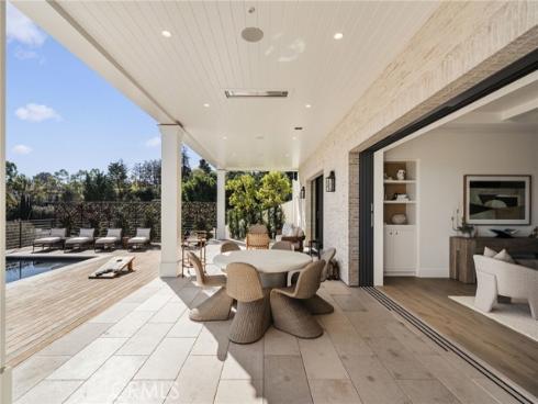 702 Saint James Place, Newport Beach, CA