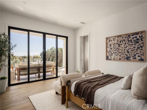 702 Saint James Place, Newport Beach, CA