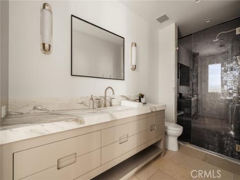 702 Saint James Place, Newport Beach, CA