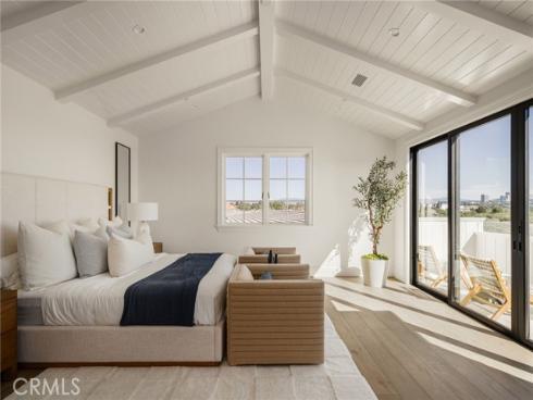 702 Saint James Place, Newport Beach, CA