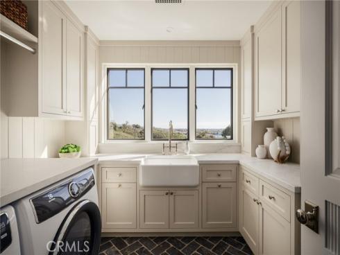 702 Saint James Place, Newport Beach, CA