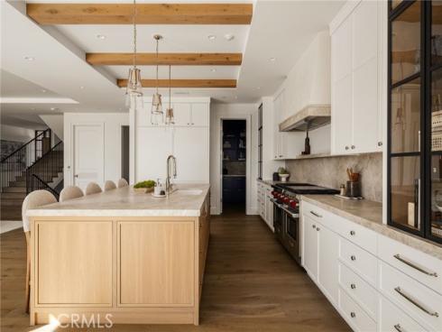 702 Saint James Place, Newport Beach, CA