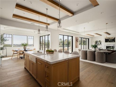 702 Saint James Place, Newport Beach, CA