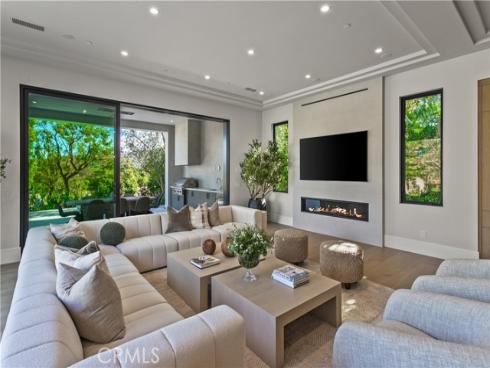 76 Hillcrest Lane, Newport Beach, CA