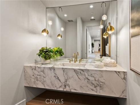 76 Hillcrest Lane, Newport Beach, CA