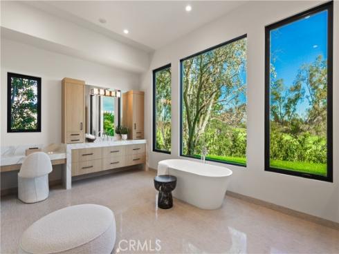 76 Hillcrest Lane, Newport Beach, CA