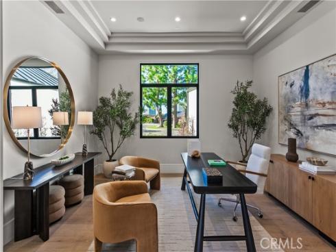 76 Hillcrest Lane, Newport Beach, CA