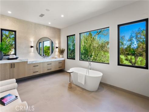 76 Hillcrest Lane, Newport Beach, CA