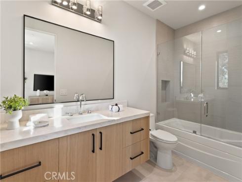 76 Hillcrest Lane, Newport Beach, CA