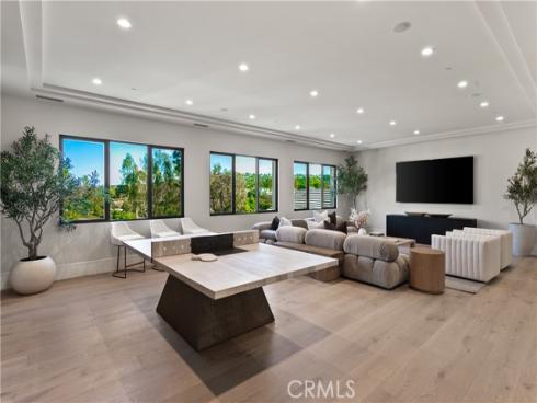 76 Hillcrest Lane, Newport Beach, CA