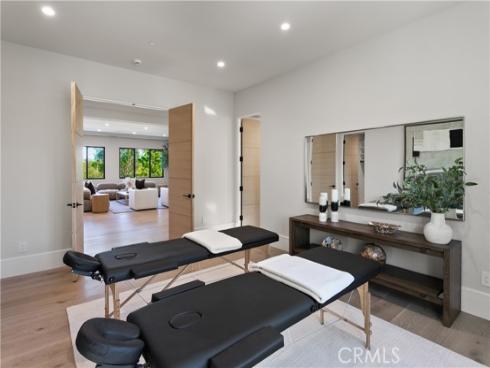 76 Hillcrest Lane, Newport Beach, CA