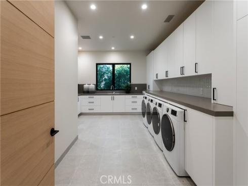 76 Hillcrest Lane, Newport Beach, CA