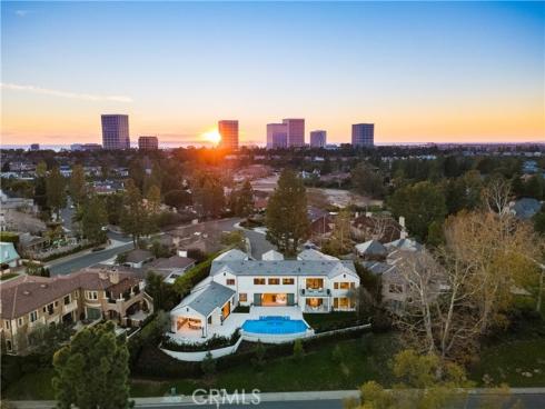 76 Hillcrest Lane, Newport Beach, CA