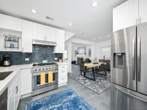 206 E Oceanfront , Newport Beach, CA