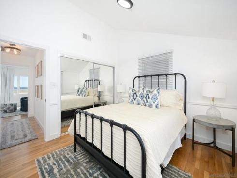 206 E Oceanfront , Newport Beach, CA