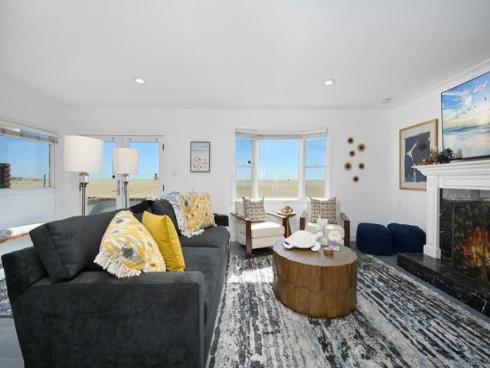 206 E Oceanfront , Newport Beach, CA