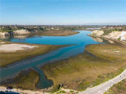 1441 High Bluff , Newport Beach, CA