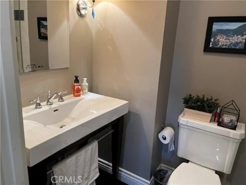 102 Scholz Plaza 149 , Newport Beach, CA