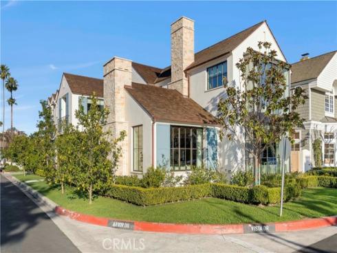 2571 Vista , Newport Beach, CA