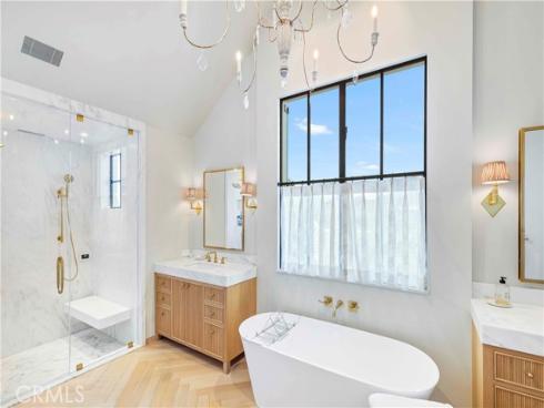 2571 Vista , Newport Beach, CA