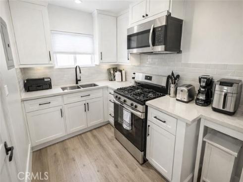 1825 W Balboa Boulevard, Newport Beach, CA