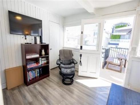 1825 W Balboa Boulevard, Newport Beach, CA