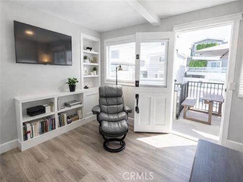 1825 W Balboa Boulevard, Newport Beach, CA