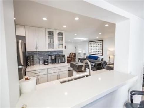 1825 W Balboa Boulevard, Newport Beach, CA