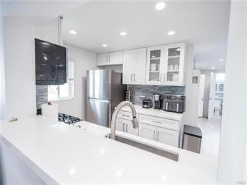 1825 W Balboa Boulevard, Newport Beach, CA