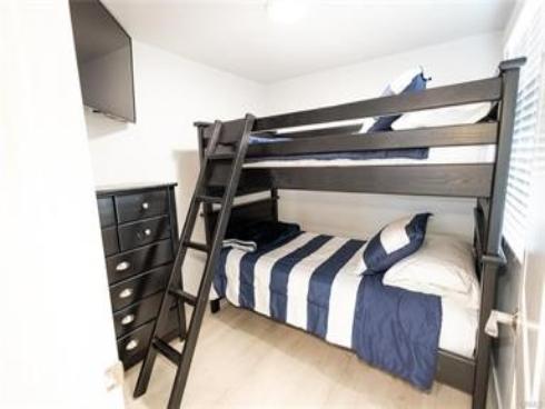 1825 W Balboa Boulevard, Newport Beach, CA