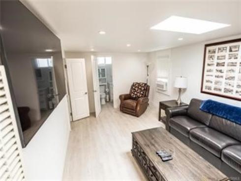 1825 W Balboa Boulevard, Newport Beach, CA