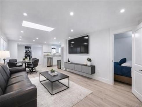 1825 W Balboa Boulevard, Newport Beach, CA