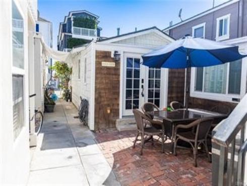 1825 W Balboa Boulevard, Newport Beach, CA