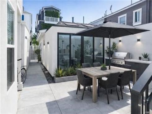 1825 W Balboa Boulevard, Newport Beach, CA