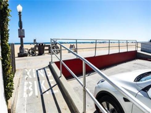 1825 W Balboa Boulevard, Newport Beach, CA