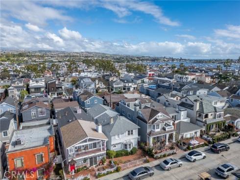 216  Amethyst  , Newport Beach, CA