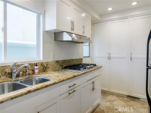 302 S Bay Front , Newport Beach, CA