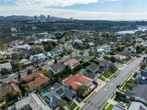 1412  Santiago Dr  , Newport Beach, CA