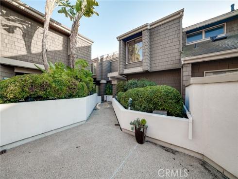 67 Sea Island Drive, Newport Beach, CA