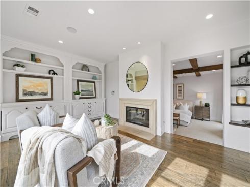 110  Via Trieste  , Newport Beach, CA